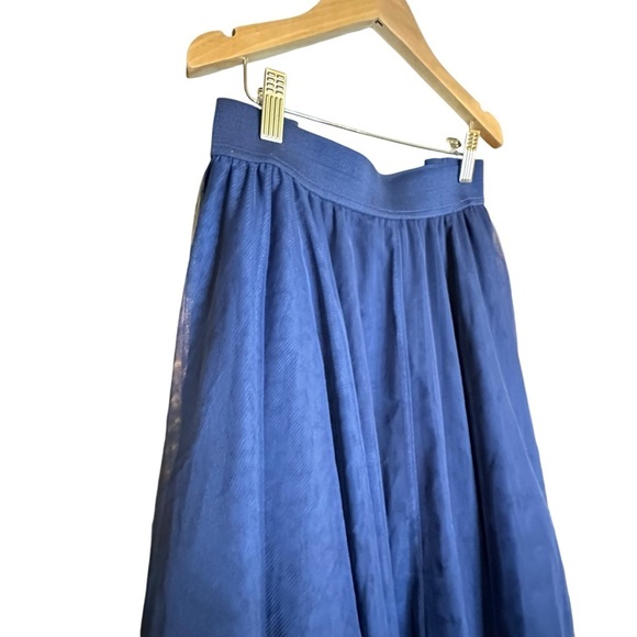 Torrid, Navy Blue, Four Layer, Tulle, Midi, Elastic Band Skirt sz 0 (12) - Picture 3 of 9